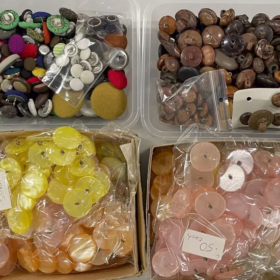 Qty Vintage Buttons
