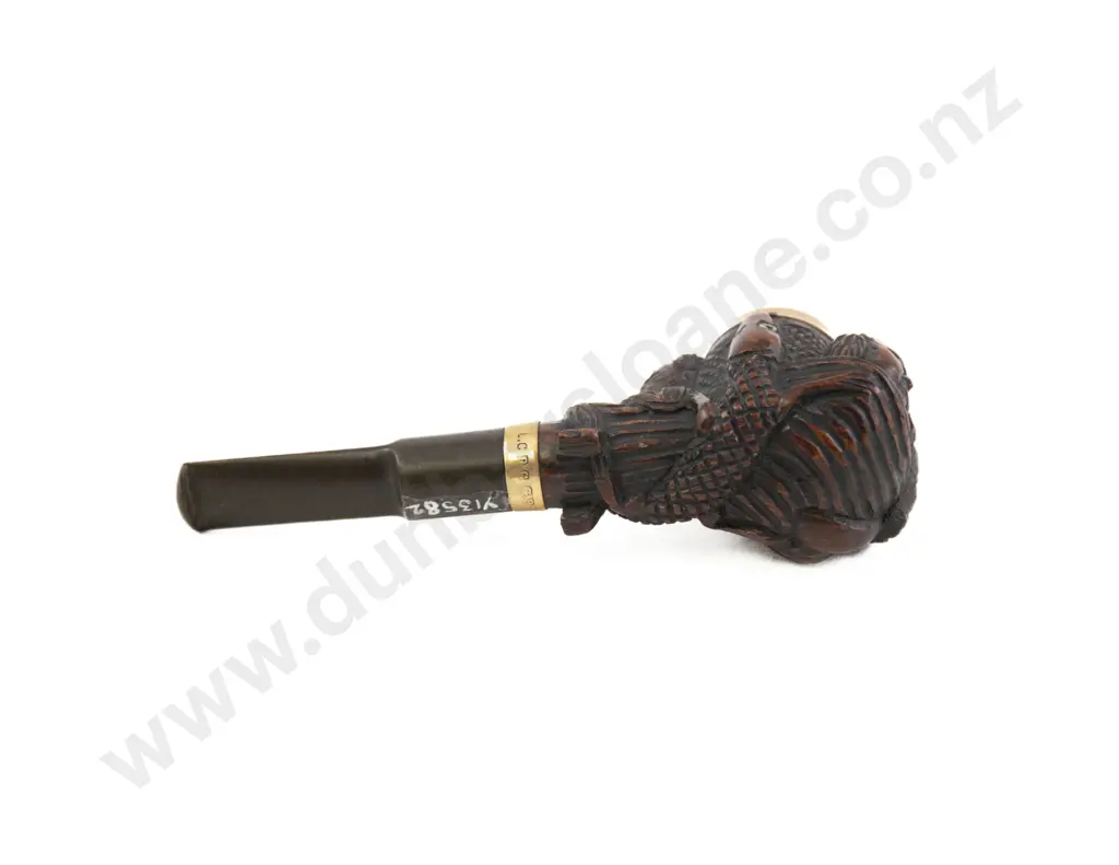 A Carved Wood Tobacco Pipe By Thomas Heberley (1876 - 1937) Image 1++
