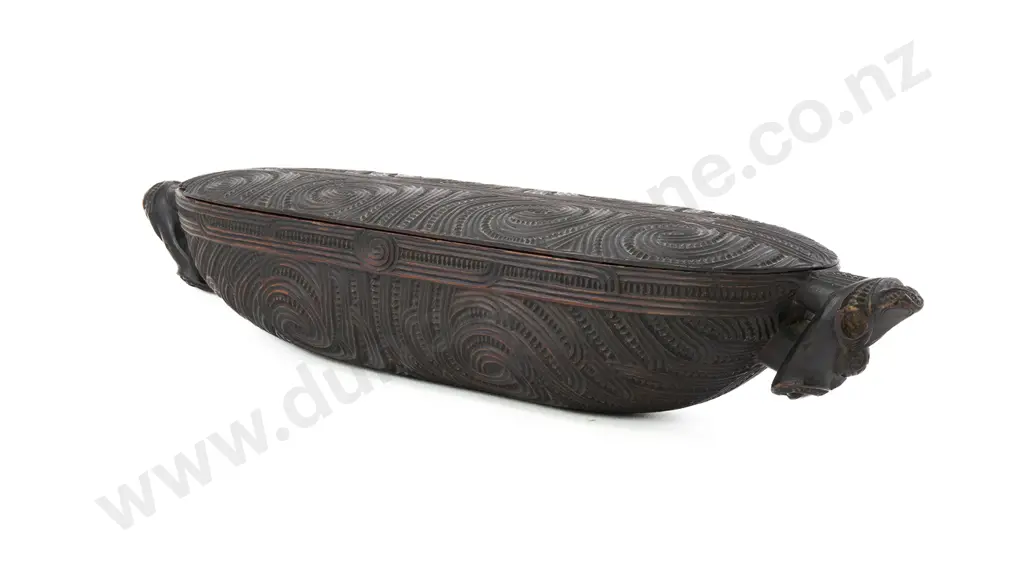 A Fine Early 19th Century Waka huia (Treasure Box) Image 1++