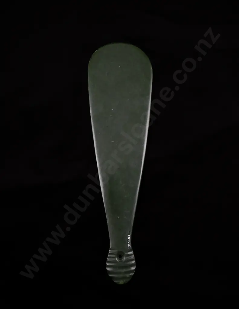 A Large Finely Carved Early 19th Century Mere Pounamu Image 1++