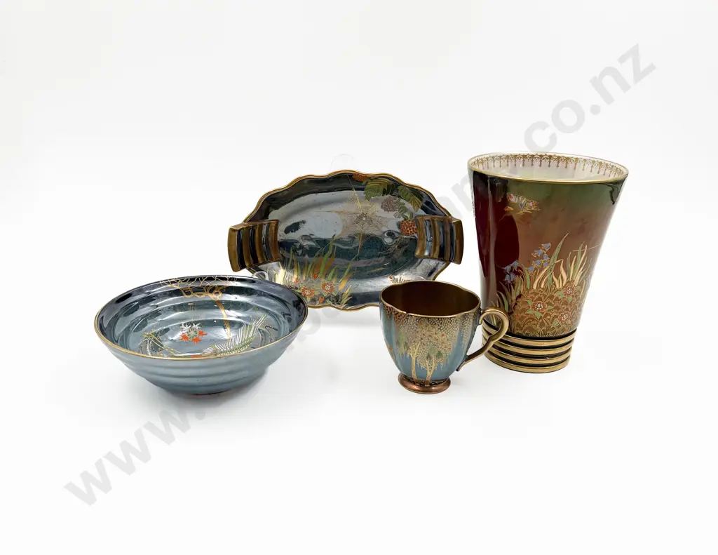 Four Pieces of Assorted Carlton Ware Image 1++