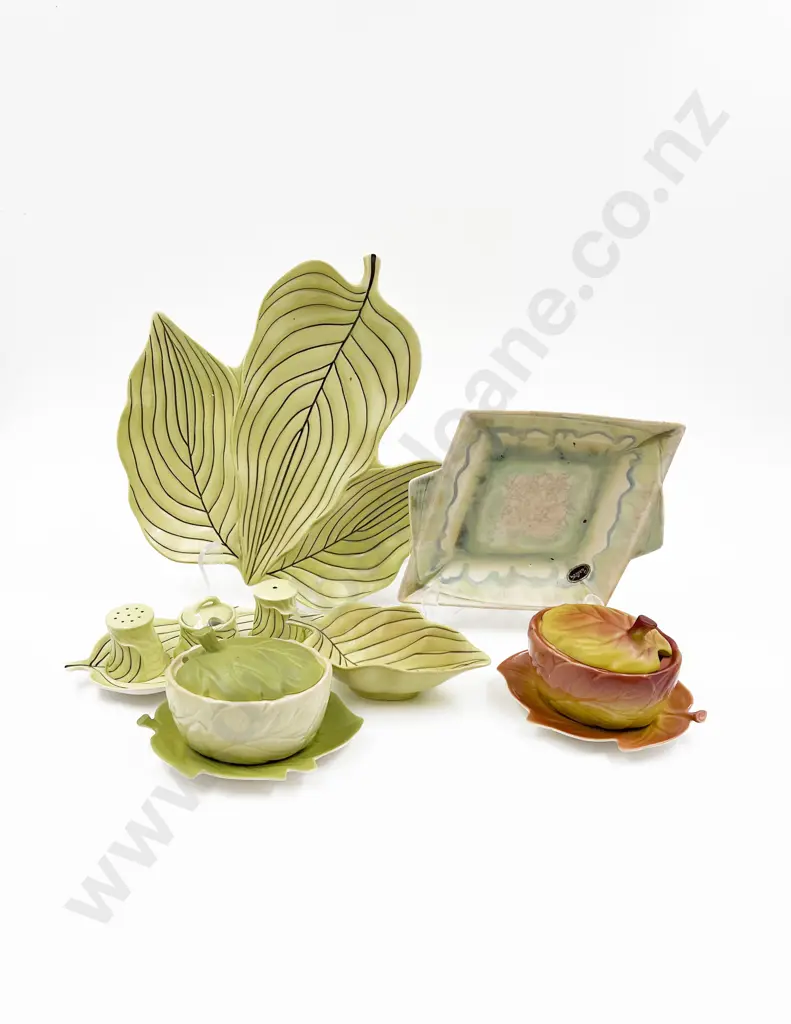 Small Box of Assorted Carlton Ware Image 1++