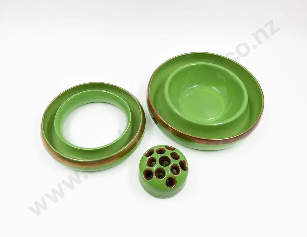 Small Box of Assorted Carlton Ware Image 1++
