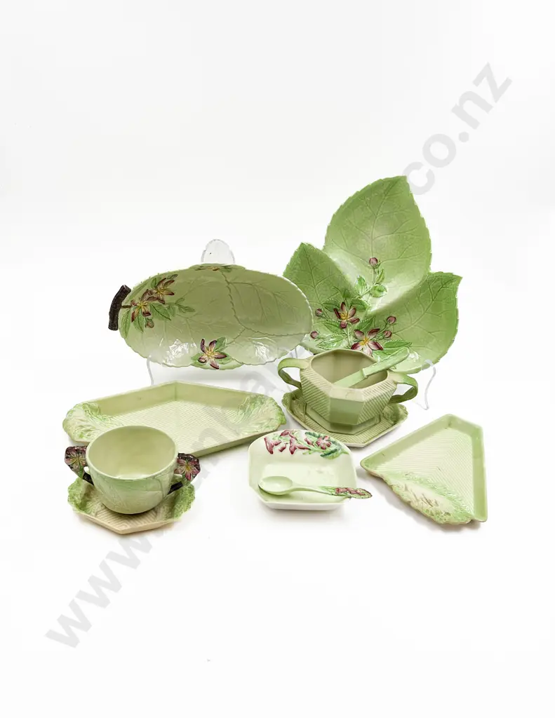 Small Box of Assorted Carlton Ware Image 1++