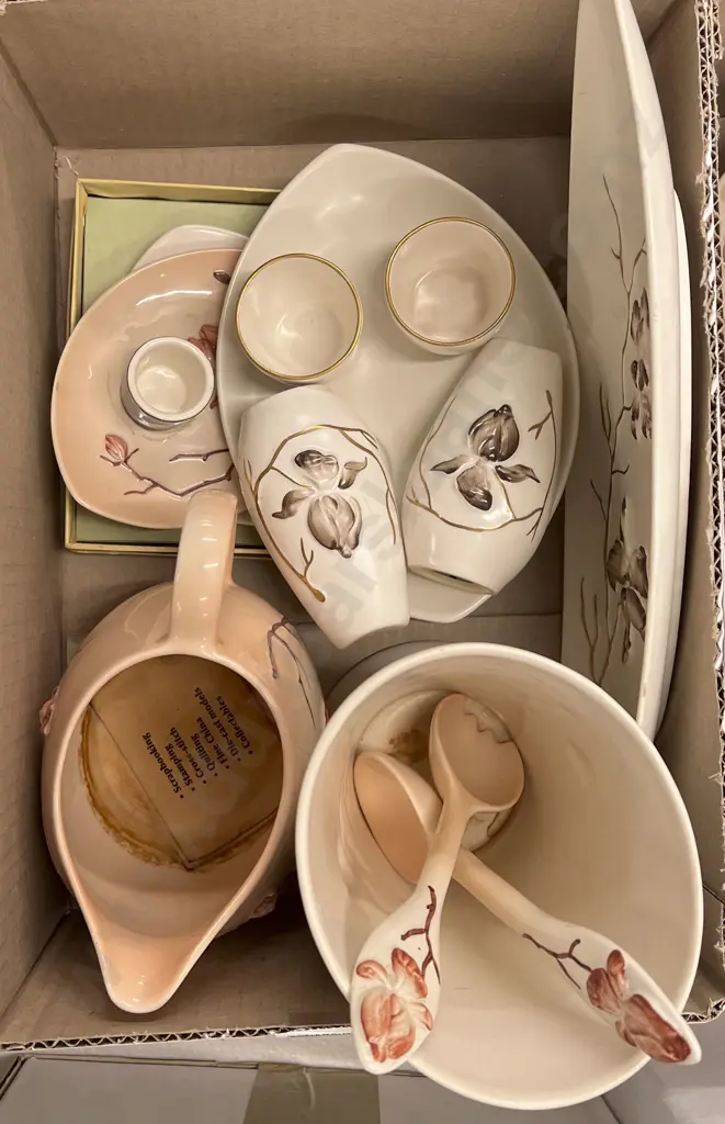Small Box of Assorted Carlton Ware Image 1++