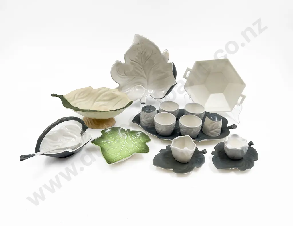 Small Box of Assorted Carlton Ware Image 1++