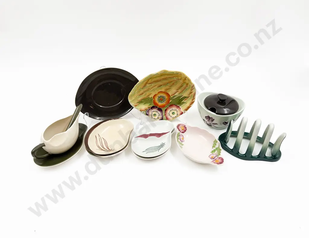 Small Box of Assorted Carlton Ware Image 1++