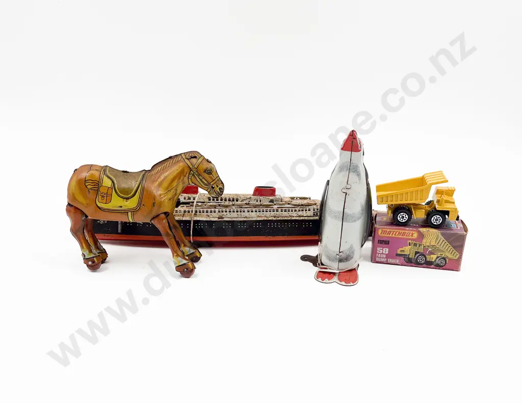 Small Quantity of Assorted Vintage Toys Image 1++