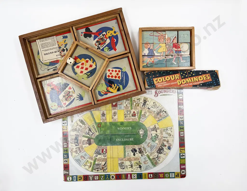 Box of Assorted Vintage Puzzles and Games Image 1++