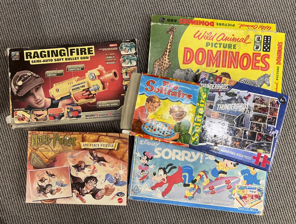 Box of Assorted Puzzles and Games etc Image 1++