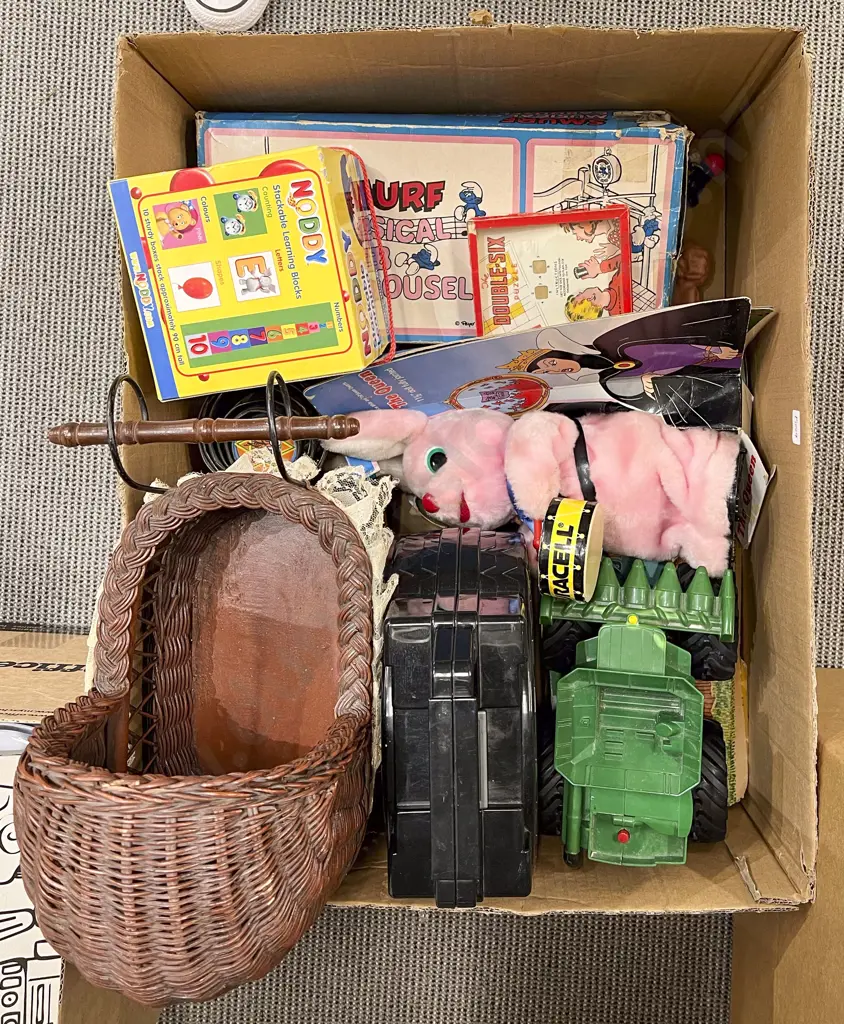 Box of Assorted Toys etc Image 1++