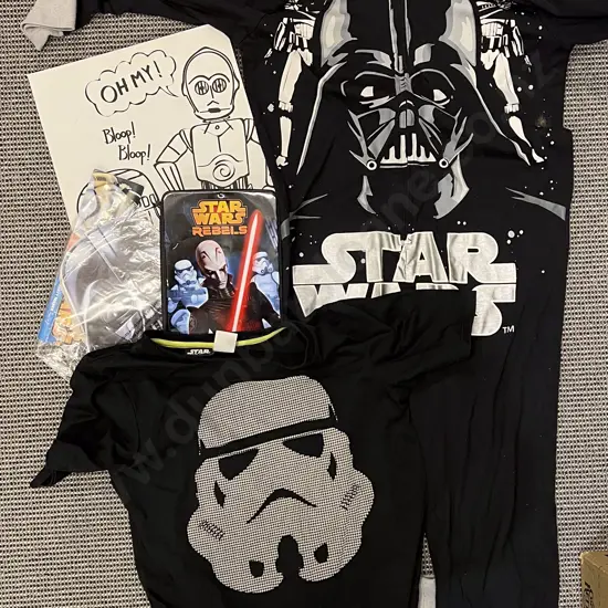 Box of Assorted Star Wars Items