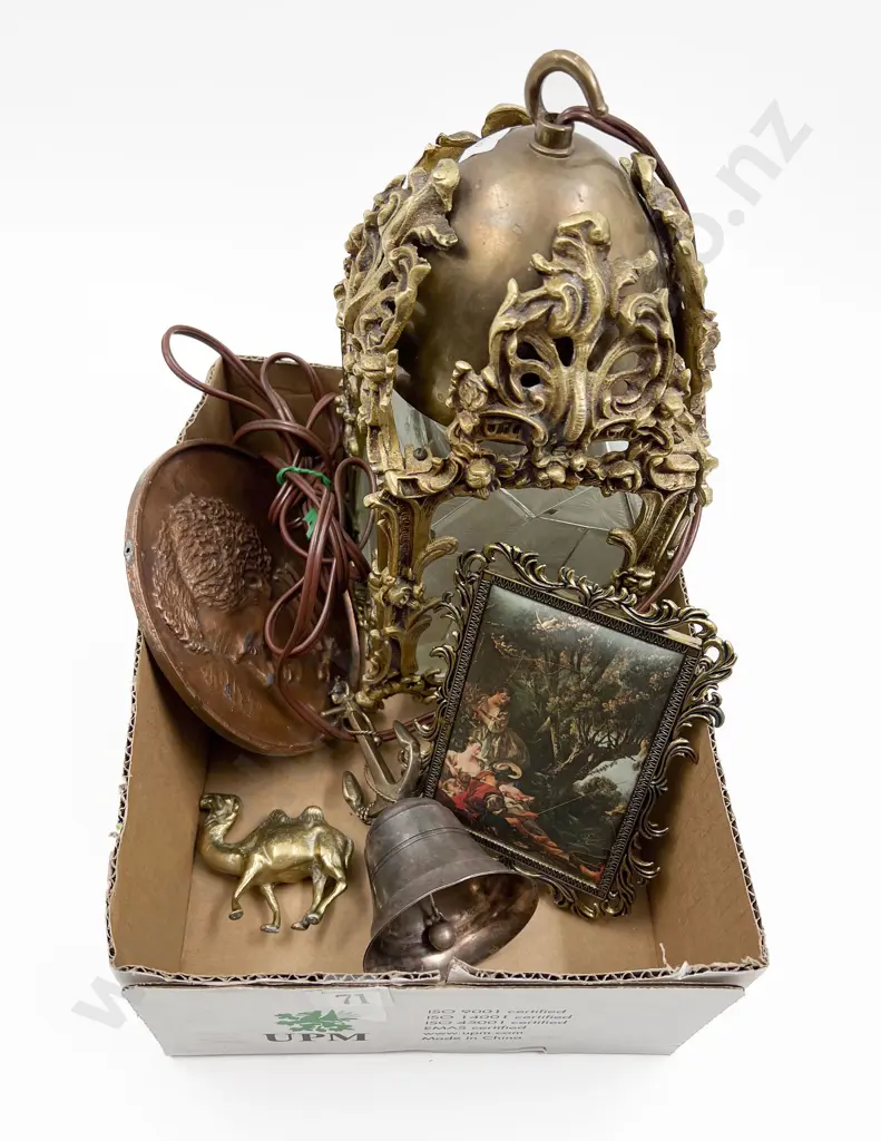 Small Quantity of Assorted Metalware Including Gilt Metal Lantern Image 1++