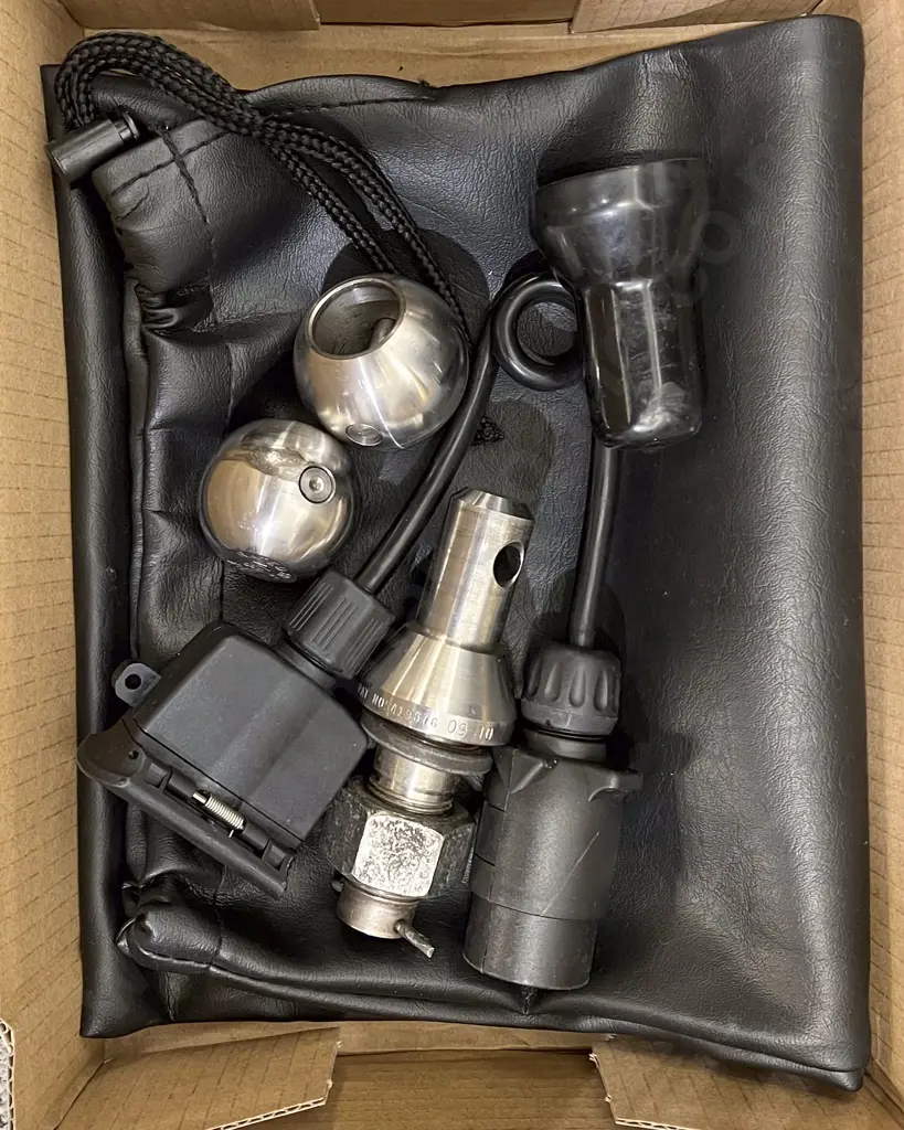 Box of Assorted Tow Bar Related Items Image 1++