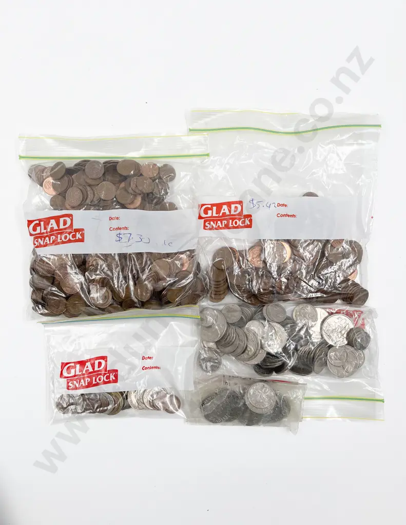 Box of Assorted Mixed Coinage Image 1++