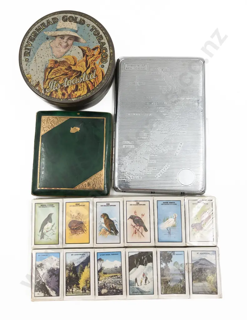 Small Quantity of Assorted Vintage Matchboxes and Cigarette Cases Image 1++