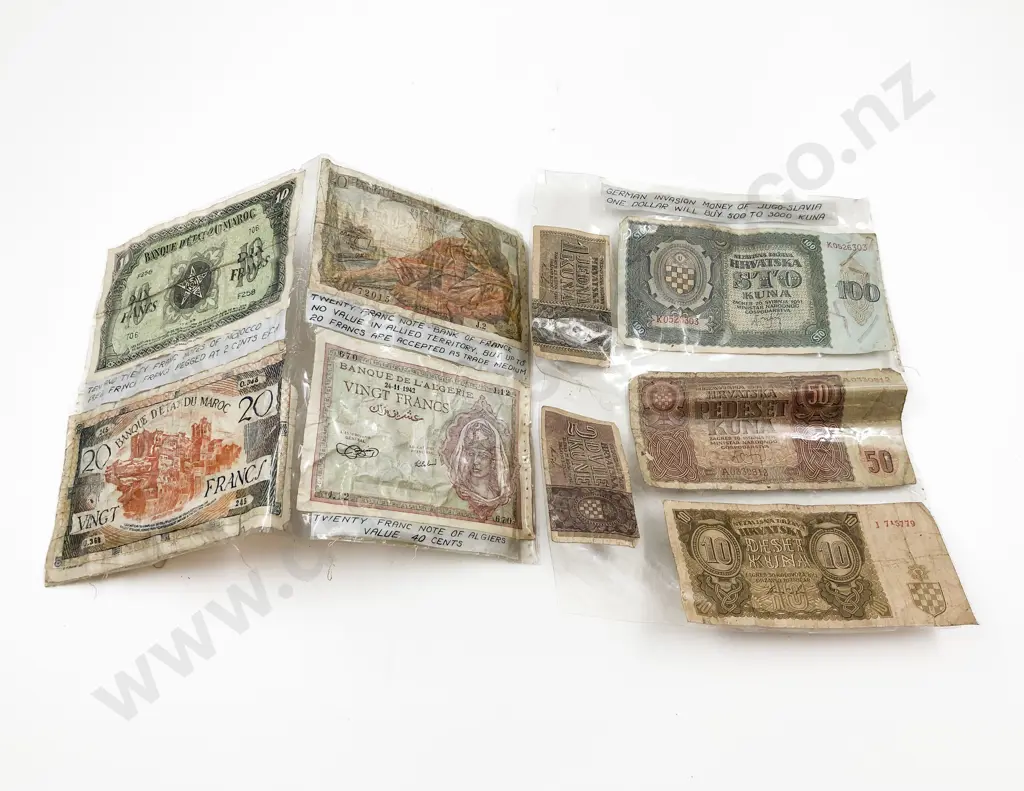 Quantity of Assorted Commemorative Coins and Assorted Bank Notes etc Image 1++
