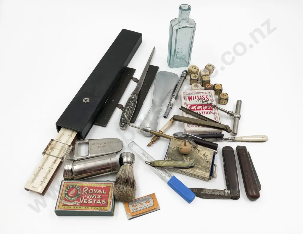 Bag of Assorted Vintage Image 1++