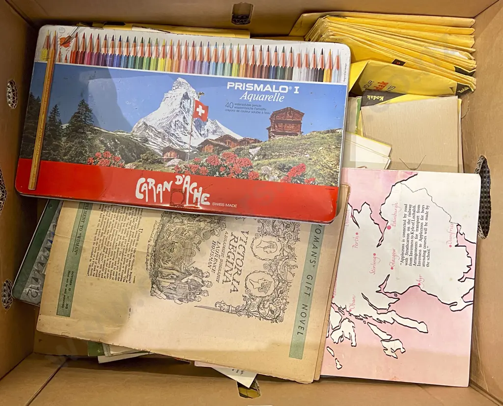 Large Quantity of Assorted Vintage Photographs Image 1++