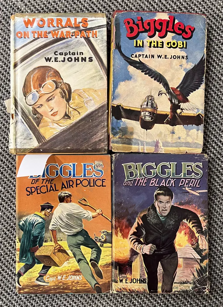 Quantity of Assorted Vintage Biggles Volumes (4) Image 1++