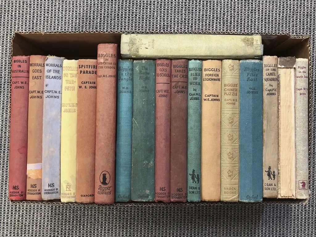 Quantity of Assorted Vintage Biggles Volumes (18) Image 1++
