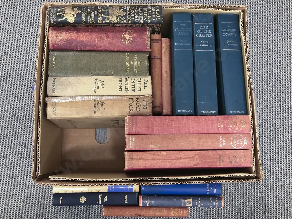 Box of Assorted Volumes Including Vintage LOTR Trilogy Image 1++