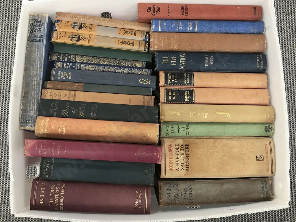 Box of Assorted Vintage Books Image 1++