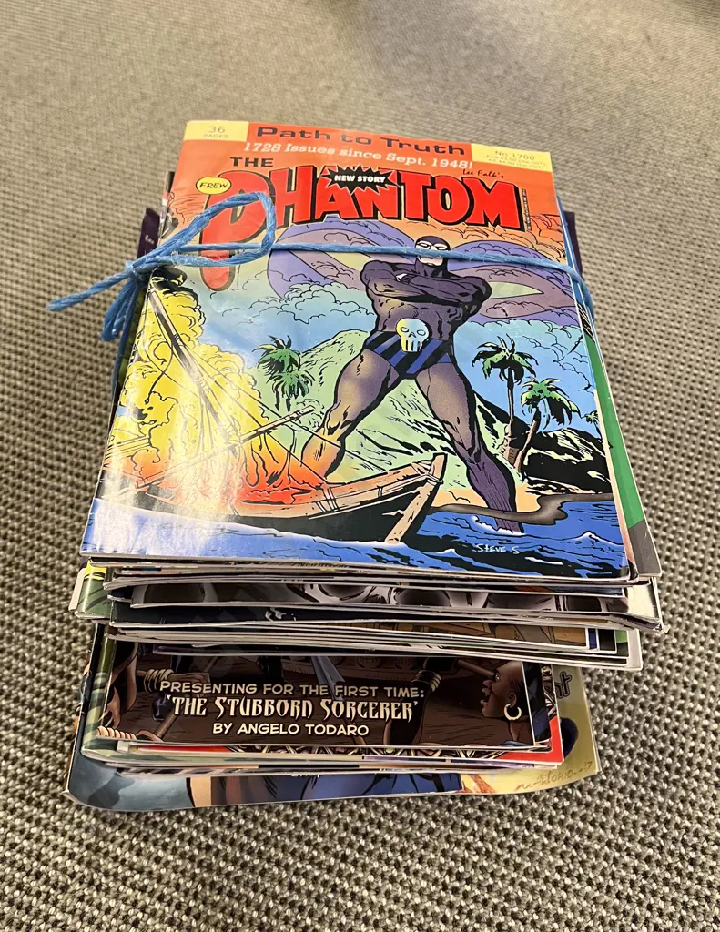 Small Quantity of Phantom Comics Image 1++