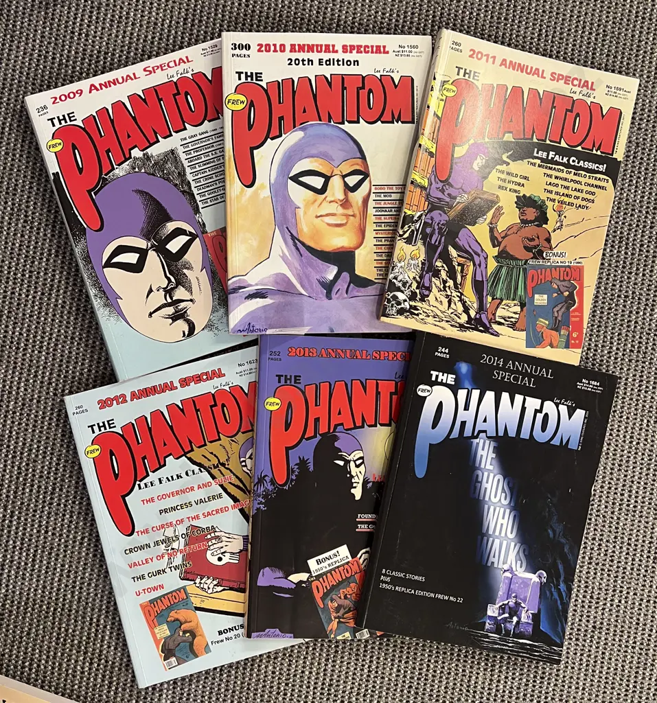 Small Quantity of Phantom Comics Image 1++