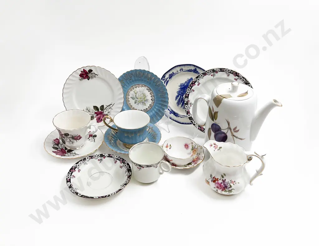 Box of Assorted Fancy China Including RCD Image 1++