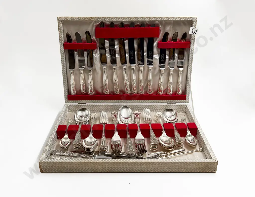Canteen of Kings Pattern Cutlery Image 1++