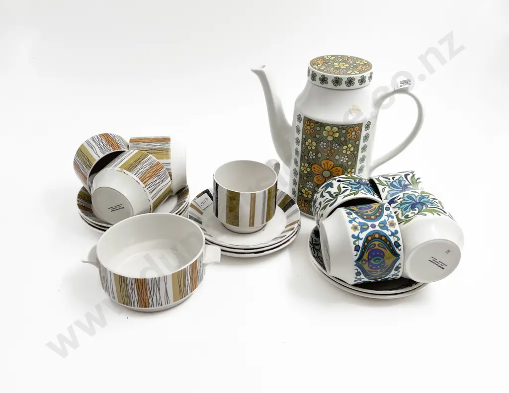 Quantity of Assorted Midwinter Stylecraft China Including Teapot Image 1++