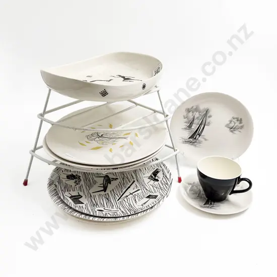 Small Quantity of Assorted China Including Two Homemaker Plates
