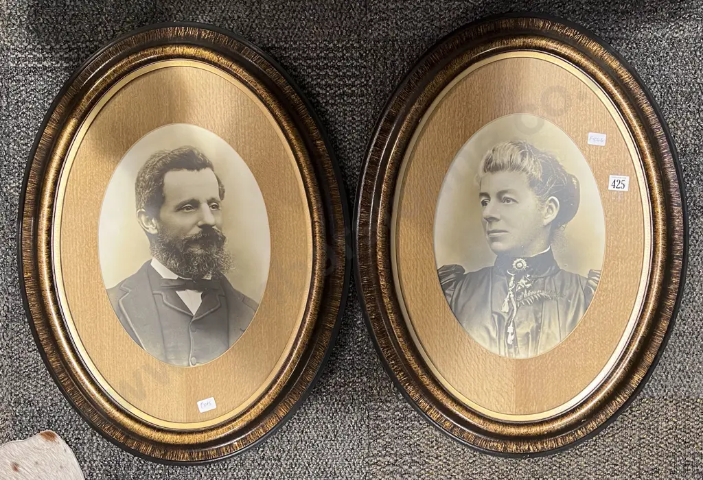 Pair of Oval Framed Portrait Prints Image 1++