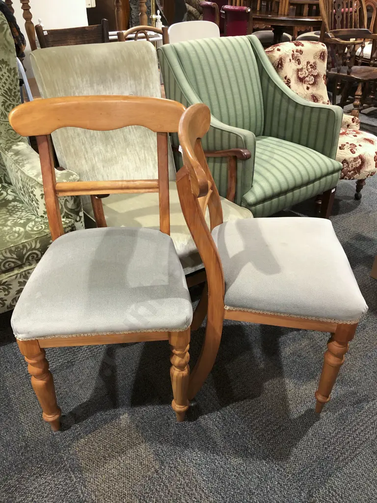 Pair of Dining Chairs Image 1++