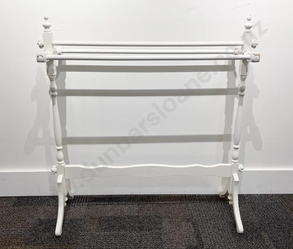 White Painted Towel Rack Image 1++