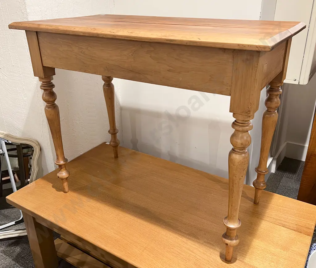 Hall Table Image 1++