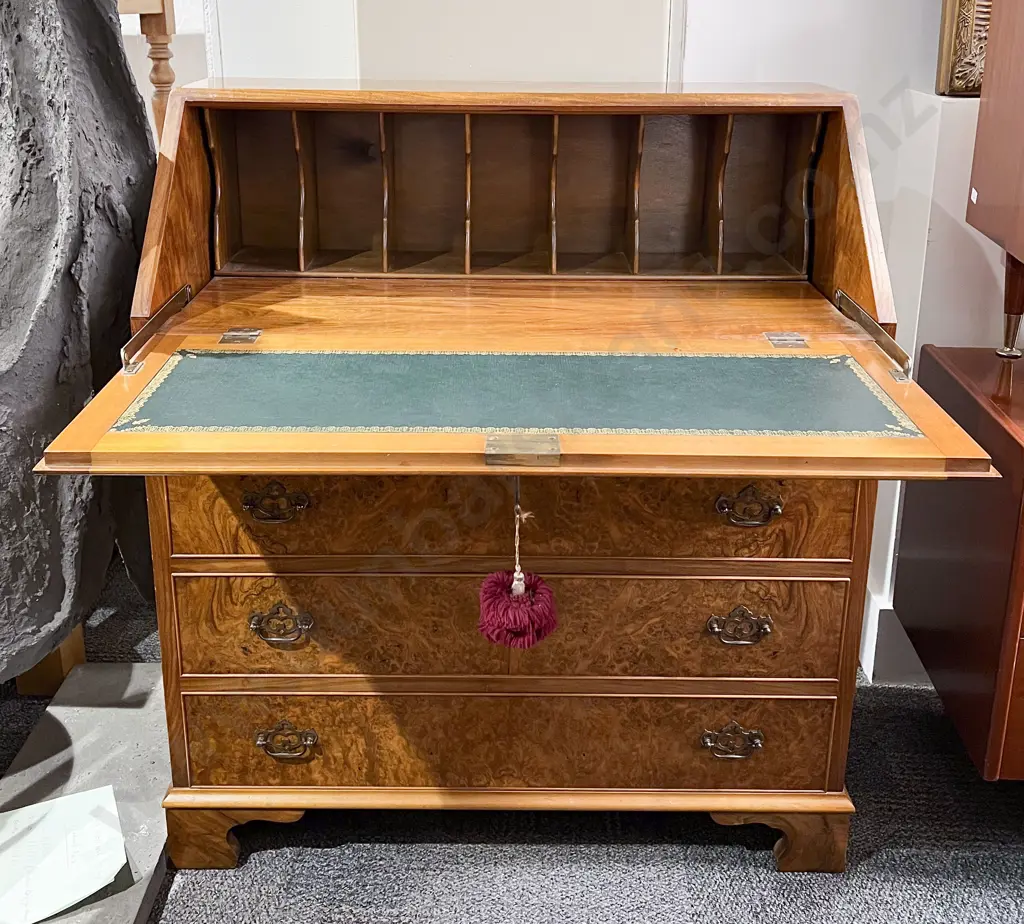 Geo III Style Burr Walnut Reproduction Writing Bureau Image 1++