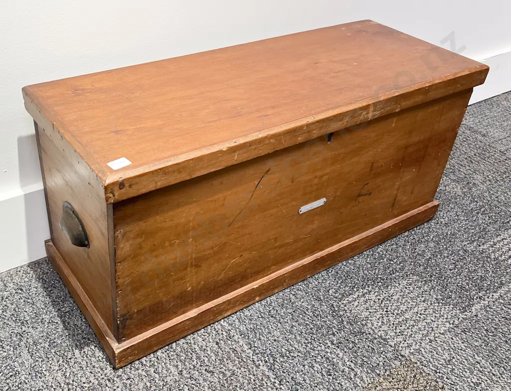 Small Wooden Toolbox Image 1++