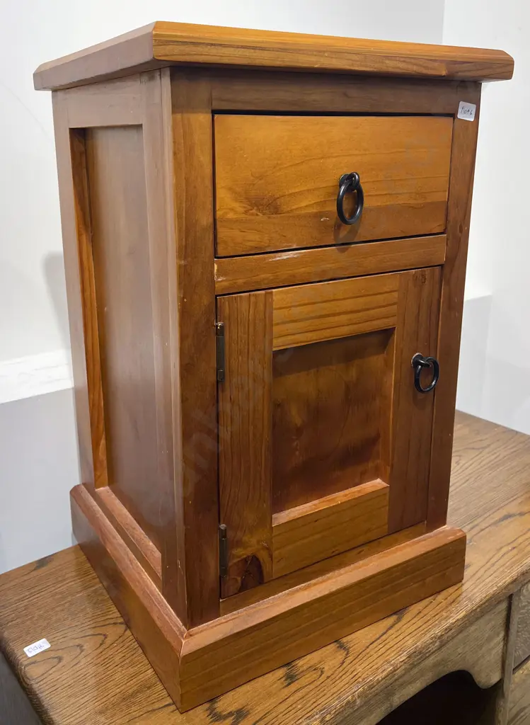 Single Drawer Bedside Cabinet Image 1++