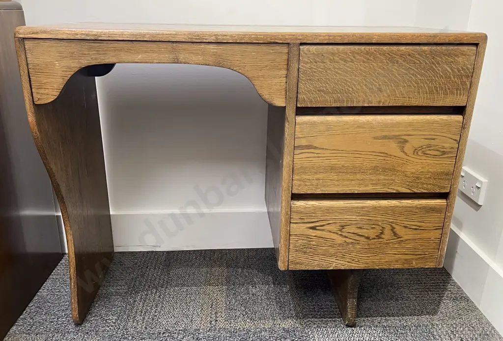 Small Three Drawer Desk Image 1++
