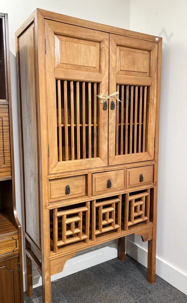 Chinese Three Drawer Cabinet Image 1++
