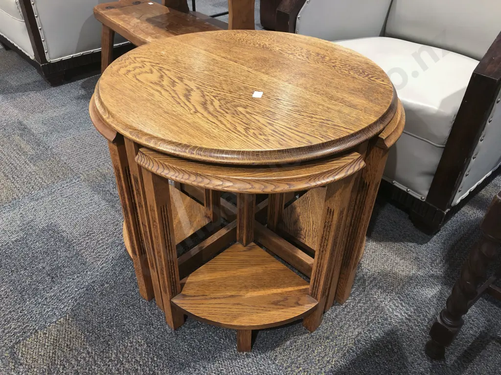 Circular Oak Coffee Table with Four Nesting Side Tables Image 1++