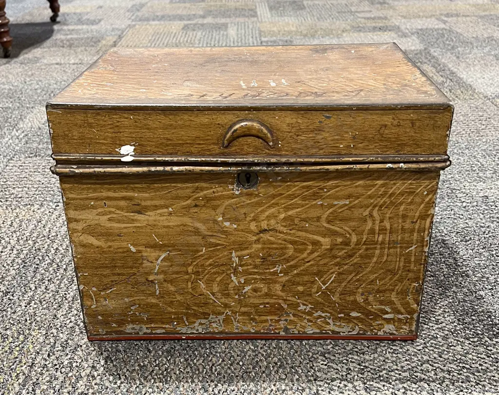Two Vintage Metal Cases Image 1++