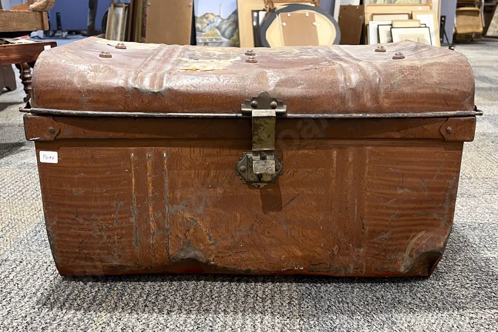 Two Vintage Metal Cases Image 1++