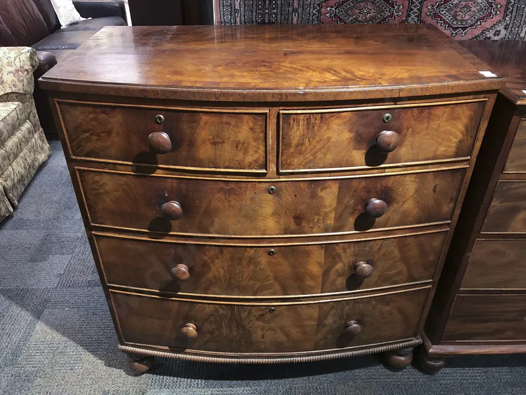 Victorian Bowfront Chest of Drawers Image 1++