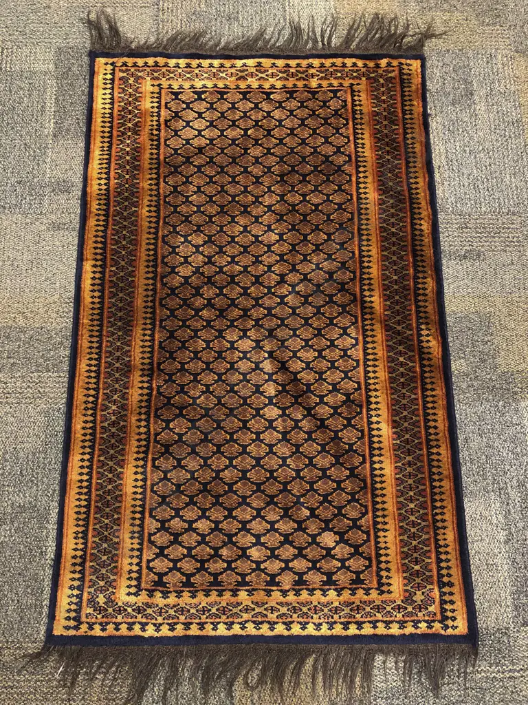Persian Floor Rug Image 1++