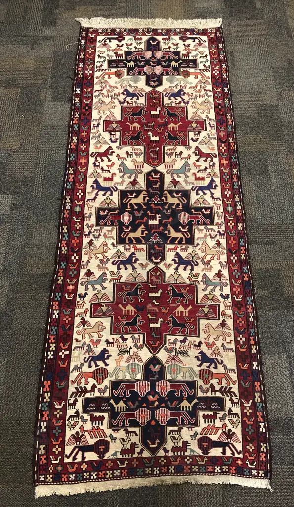 Woollen Floor Rug with Animal Motifs Image 1++