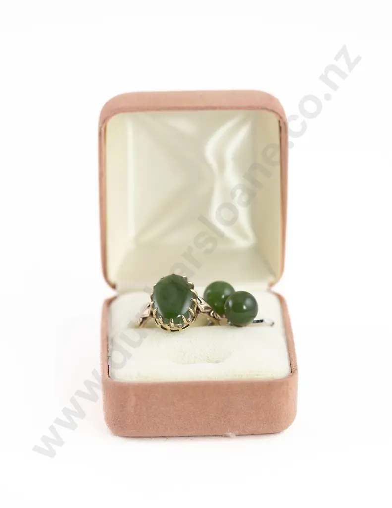 9ct Single Greenstone Oval Panel Ring Image 1++