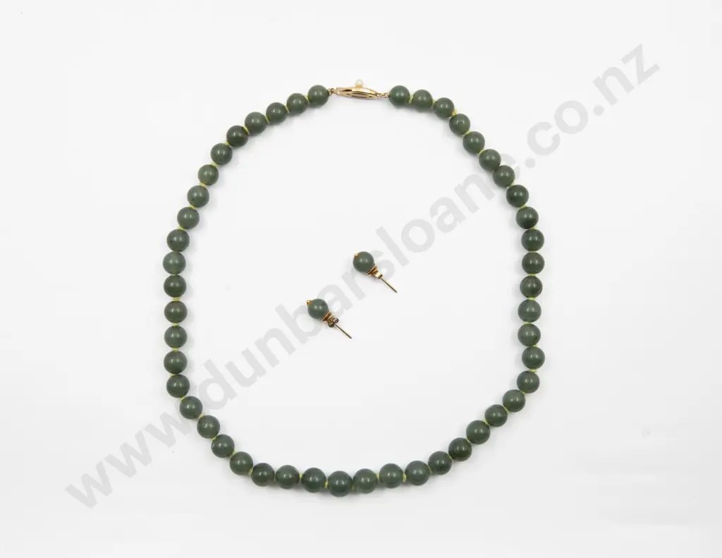 Single Strand Uniform Greenstone Bead Necklace Image 1++